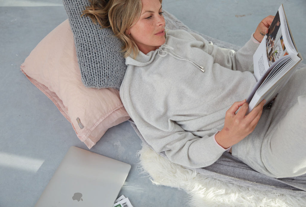 Working From Home: Tips on How NOT to Stay in Bed All Day.