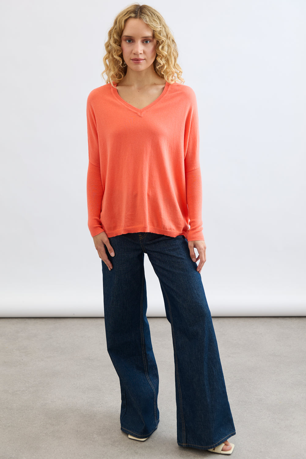 Corfu Lightweight Vee in Coral